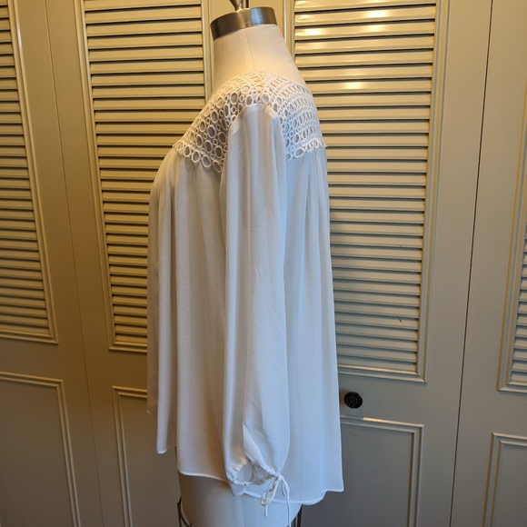 White Flowy Blouse - Picture 3 of 6